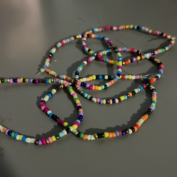 Handmade 5 pack of beaded multicolor bracelets - Picture 4 of 4